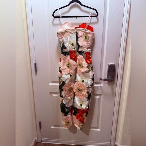 Elliatt Solara Strapless Midi Dress in Pink Floral Size XS NWT - Picture 5 of 6